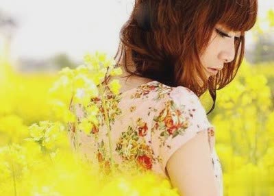 QQ伤感:我爱的很小心,却还是伤了心